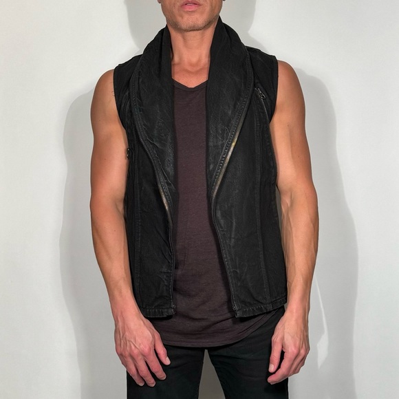 Men’s Unplugged Museum Black Denim Vest with Zipper Detail - Picture 5 of 11